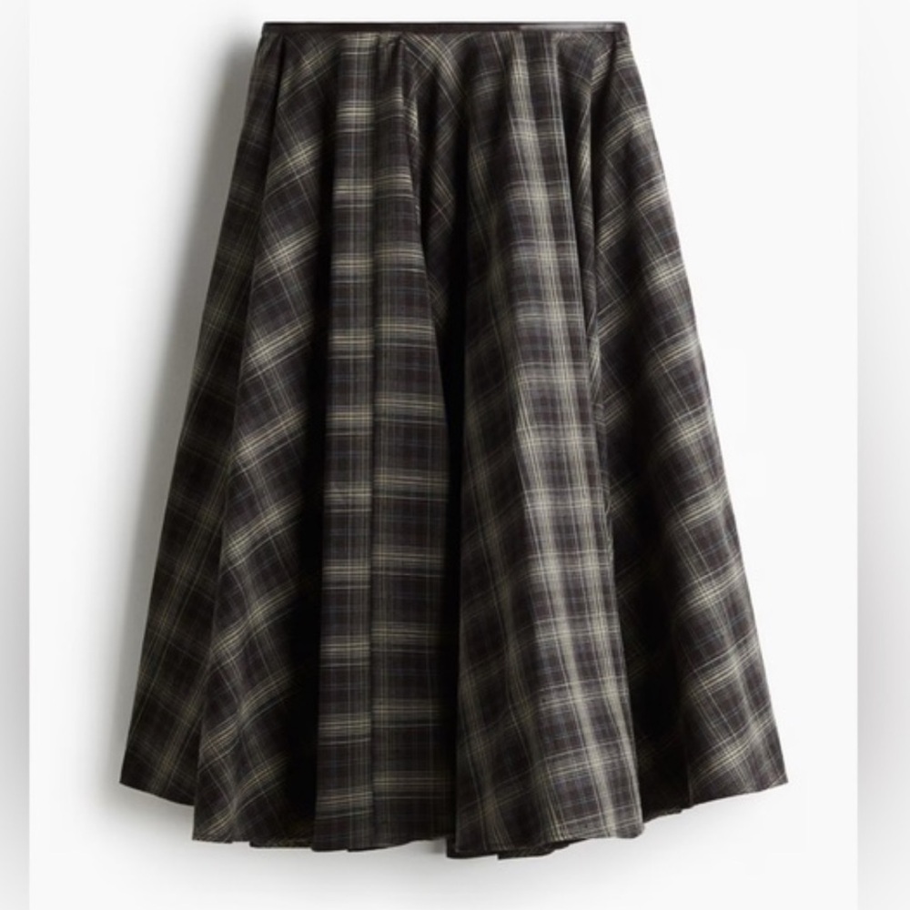 H&M Plaid A-Line Skirt - Picture 2 of 4